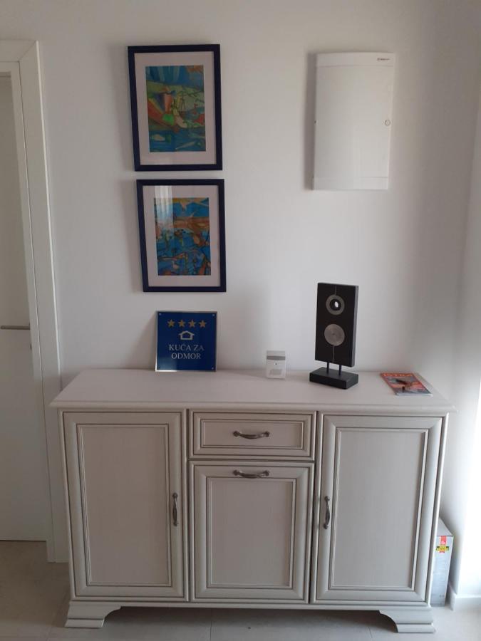 Vila Dubravka - Schoen Und Komfortabel Inmitten Von Olivenbaeumen Und Weinbergen Mit Whirlpool Valtura Exterior foto
