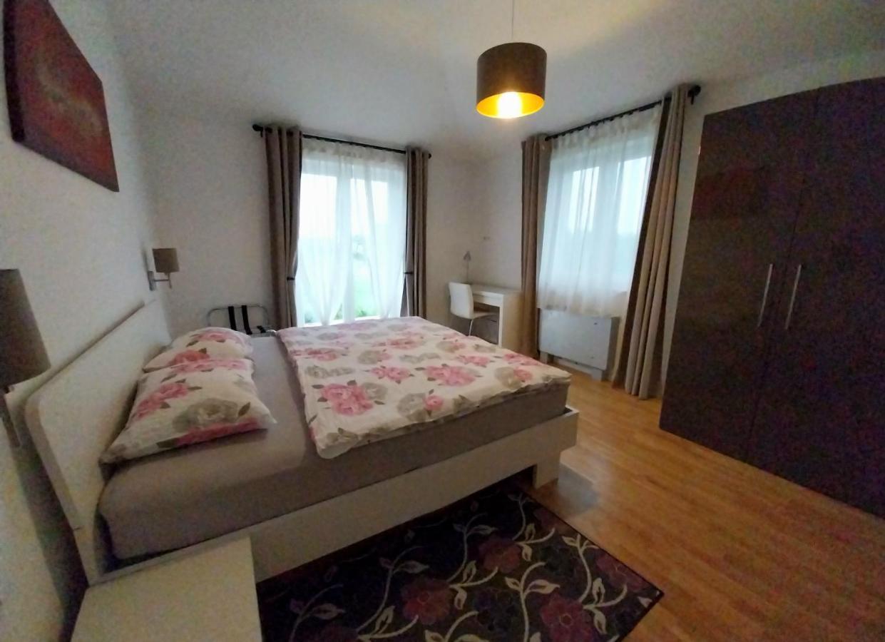 Vila Dubravka - Schoen Und Komfortabel Inmitten Von Olivenbaeumen Und Weinbergen Mit Whirlpool Valtura Exterior foto