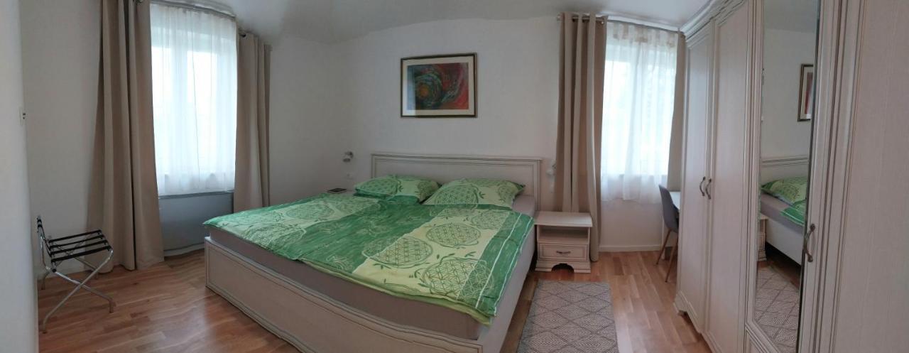Vila Dubravka - Schoen Und Komfortabel Inmitten Von Olivenbaeumen Und Weinbergen Mit Whirlpool Valtura Exterior foto