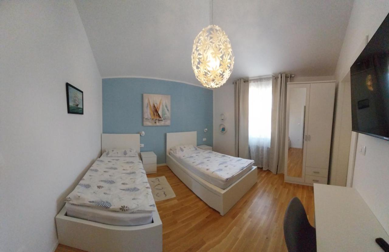 Vila Dubravka - Schoen Und Komfortabel Inmitten Von Olivenbaeumen Und Weinbergen Mit Whirlpool Valtura Exterior foto