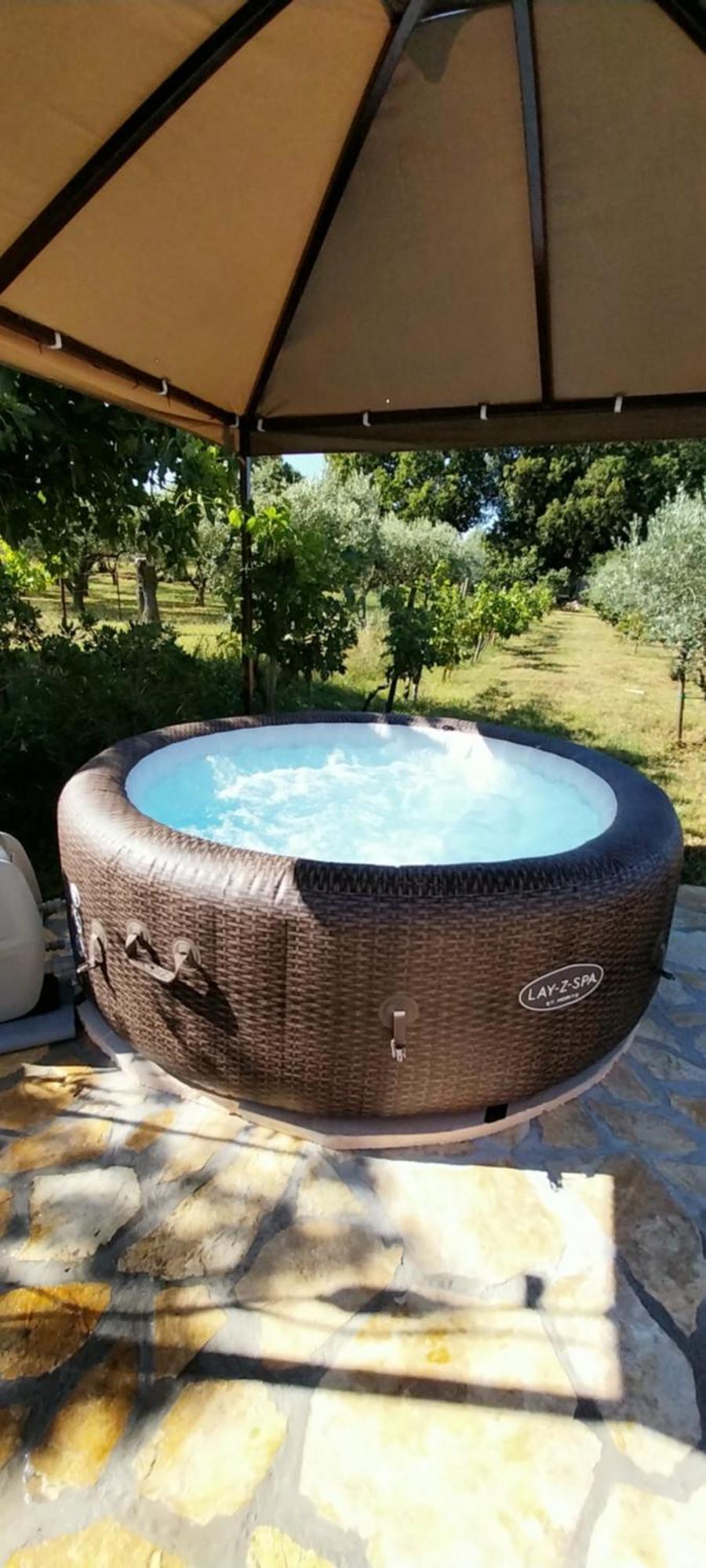 Vila Dubravka - Schoen Und Komfortabel Inmitten Von Olivenbaeumen Und Weinbergen Mit Whirlpool Valtura Exterior foto