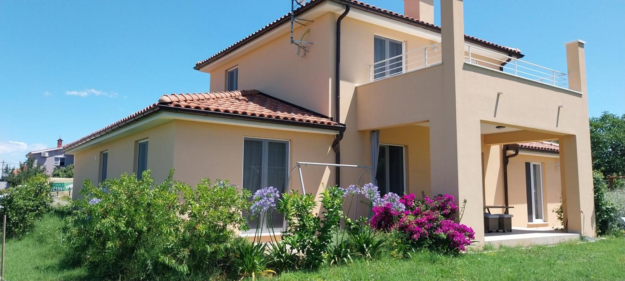 Vila Dubravka - Schoen Und Komfortabel Inmitten Von Olivenbaeumen Und Weinbergen Mit Whirlpool Valtura Exterior foto